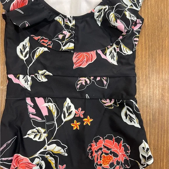 Girls bathing suit - Picture 4 of 4